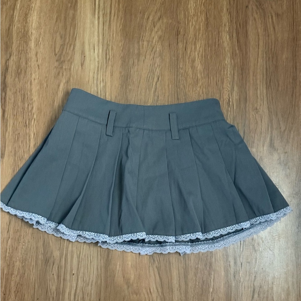 Gray Pleated Skirt with Lace Trim